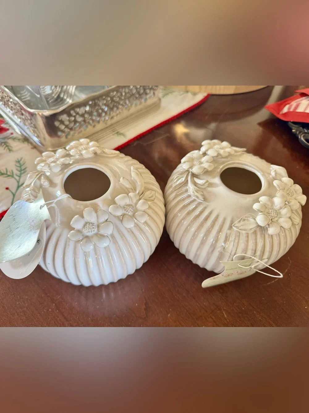 NWT Beautiful Ceramic Floral Accent Vase in Cream and Taupe 2 Available 4.5”